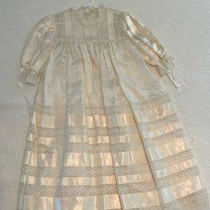 Handstitched gorgeous dress. Ivory silk & lace handmade. Fully lined slip. 6